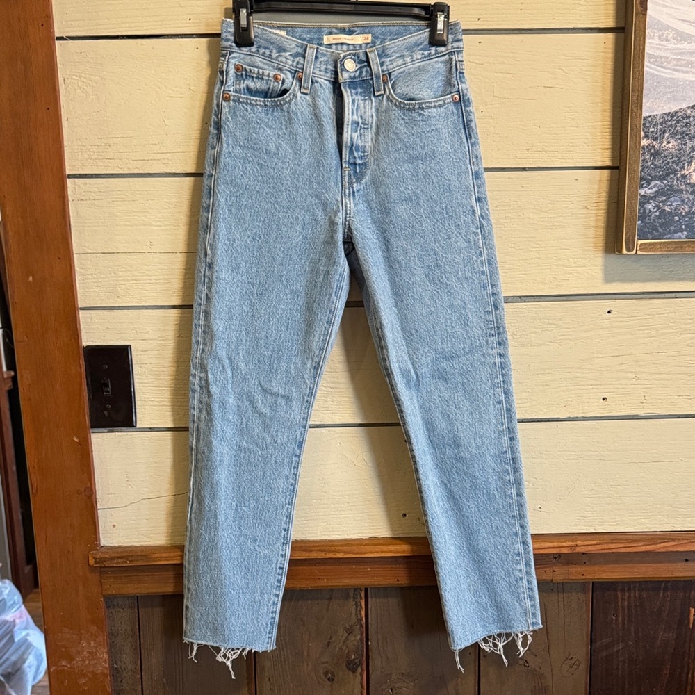 Levi's Light Blue High-Waisted Jeans